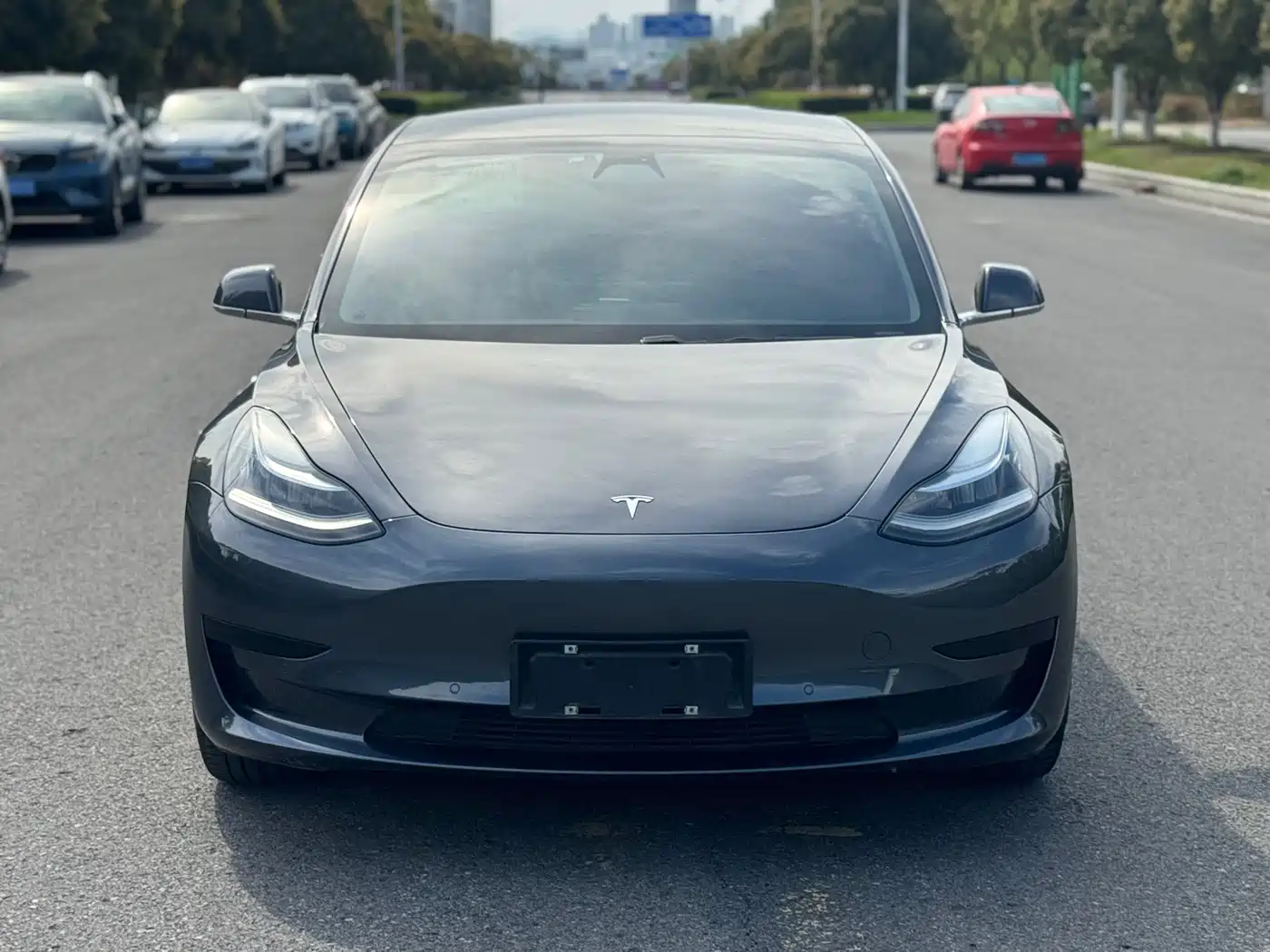 TESLA MODEL 3