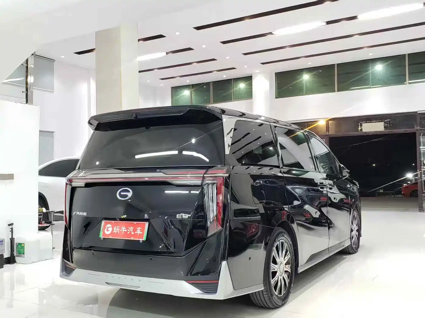 Photo 12 - GAC Trumpchi Trumpchi E9