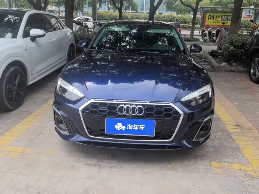 Photo 2 - Audi A5 (Import)
