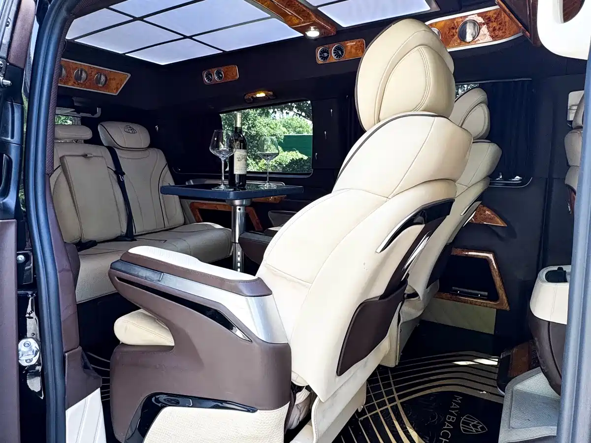Mercedes-Benz Vito 2023 2.0T Elite 7-Seater фото 19