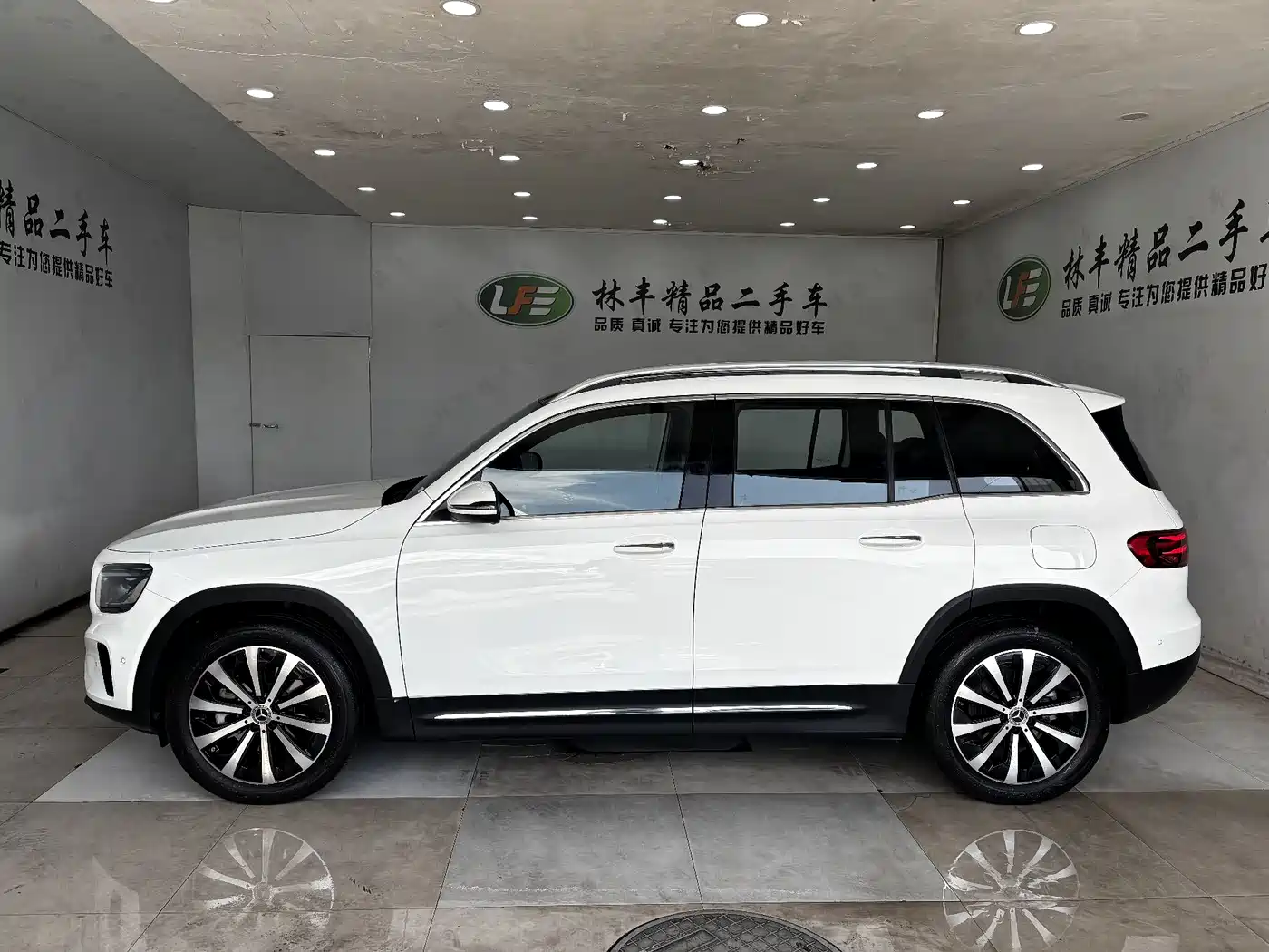 Mercedes-Benz GLB 2025 Model GLB 220 Fashion Style фото 4