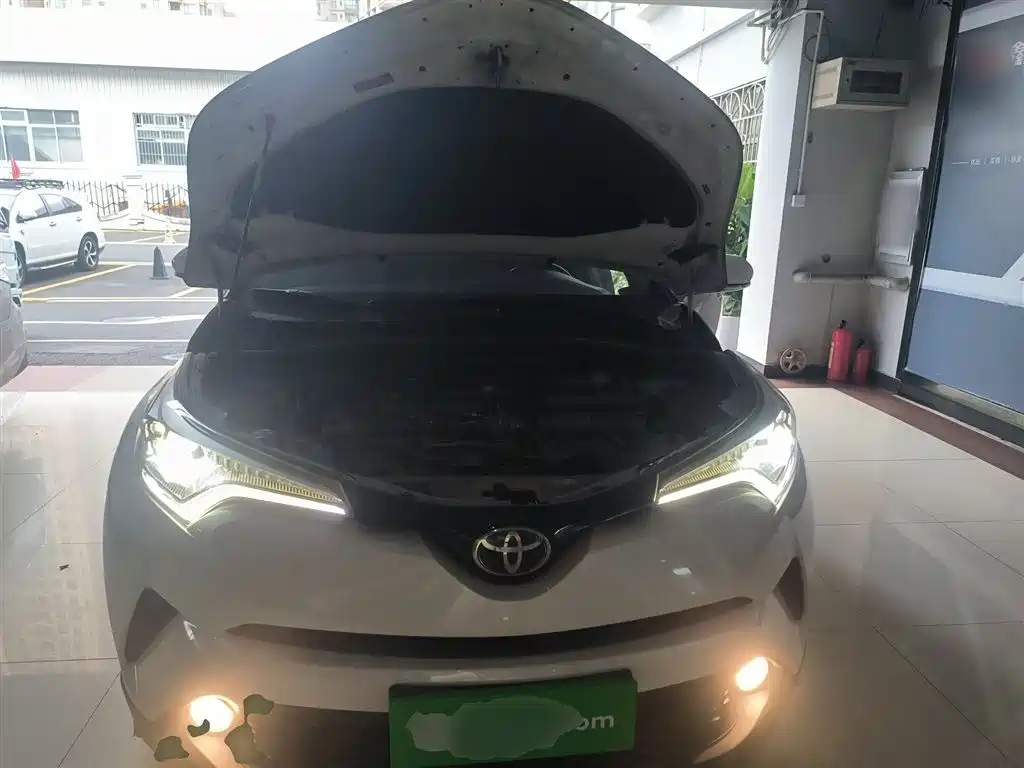 Toyota C-HR 2018 Model 2.0L Flagship Sunroof Version China V фото 16