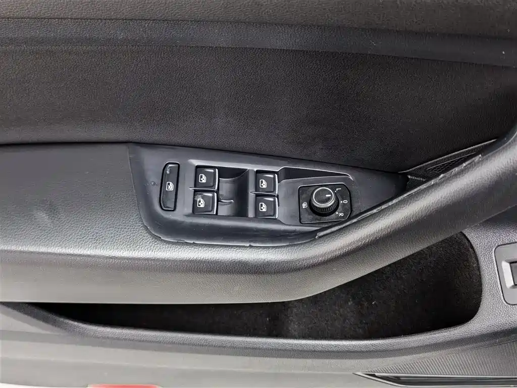 Volkswagen Magotan 2019 280TSI DSG Comfort China V фото 9