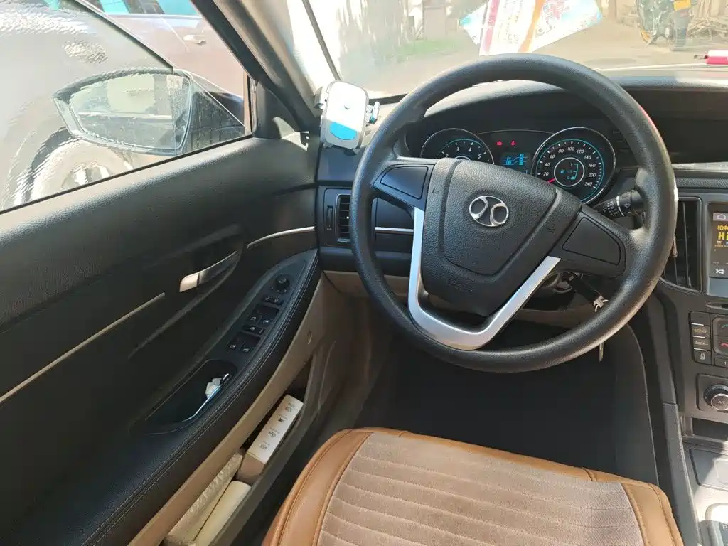 BAIC Senova D50 2015 2015 1.5L CVT Standard Value Navigation Edition
