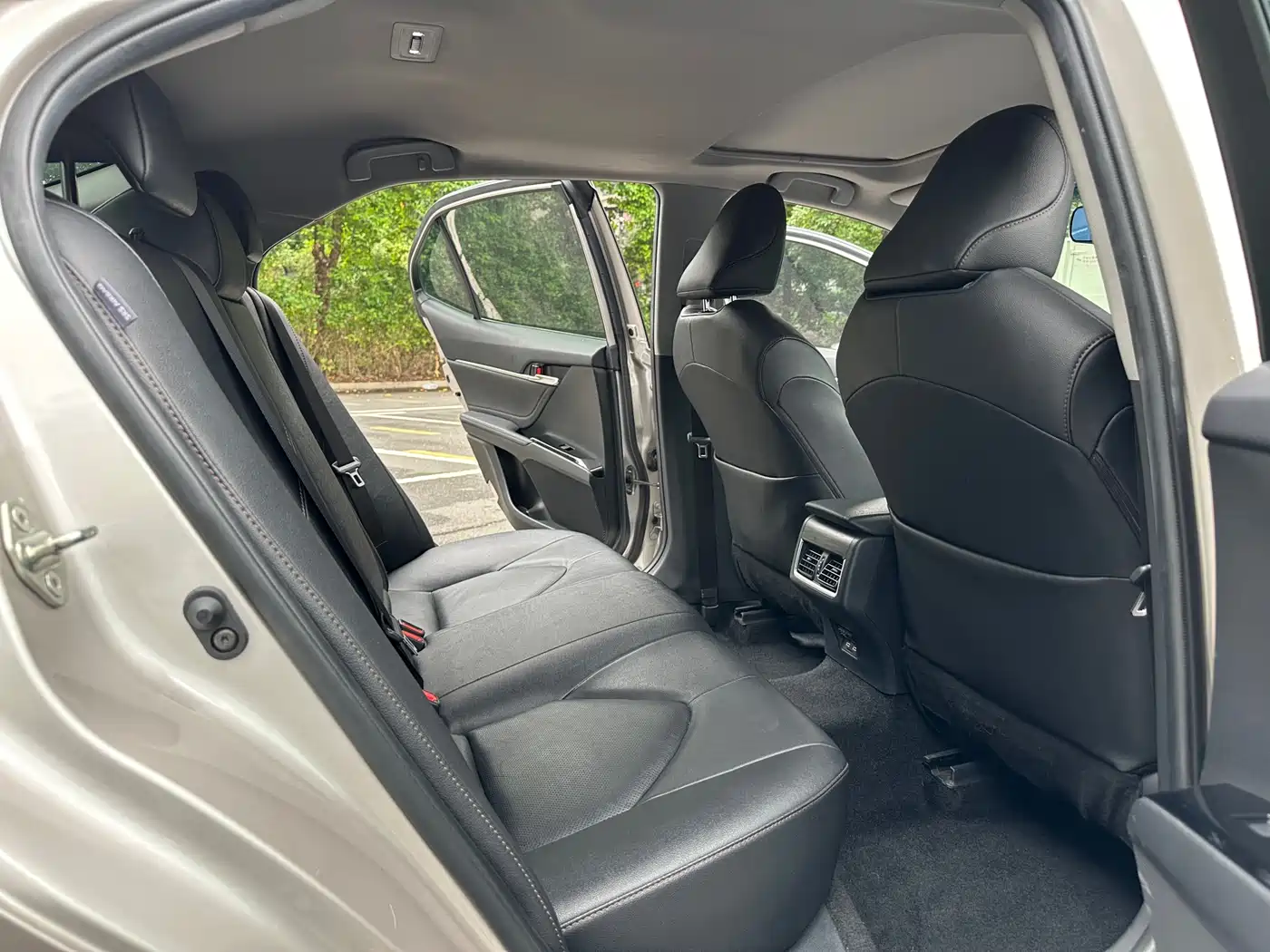 Toyota Camry 2021 2.0G Luxury Edition фото 10