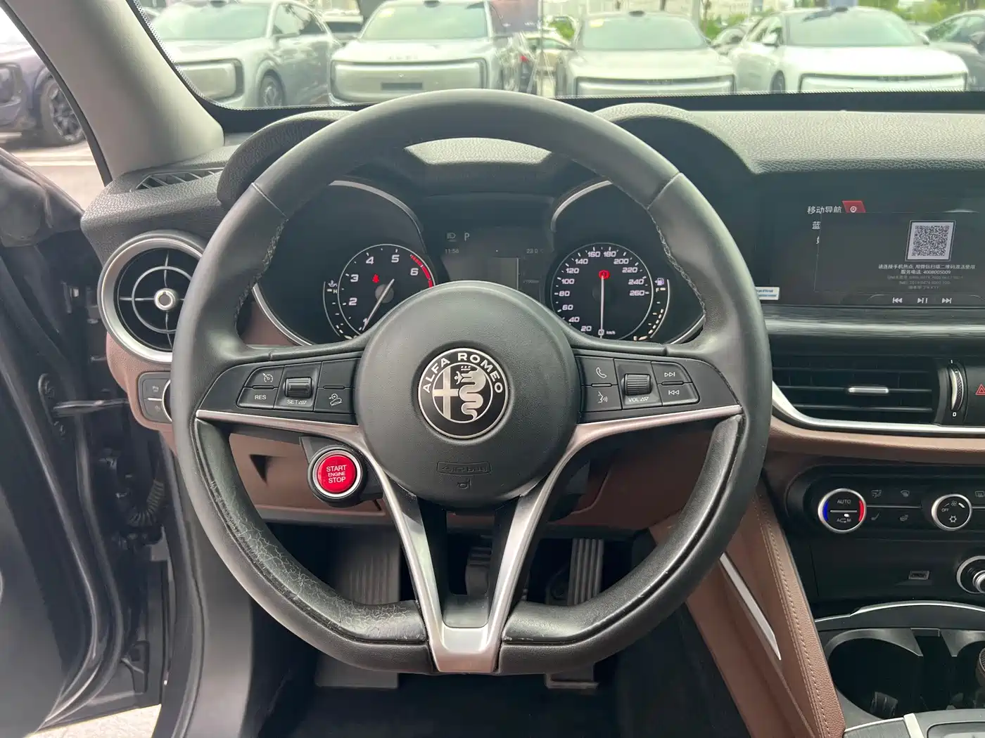 Фото 8 - Alfa Romeo Stelvio