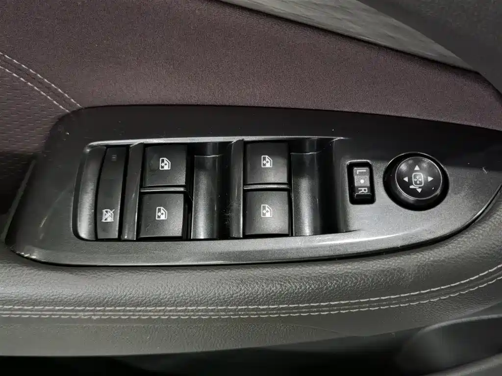 Chevrolet Malibu 2017 1.5T Automatic Luxury Edition фото 9
