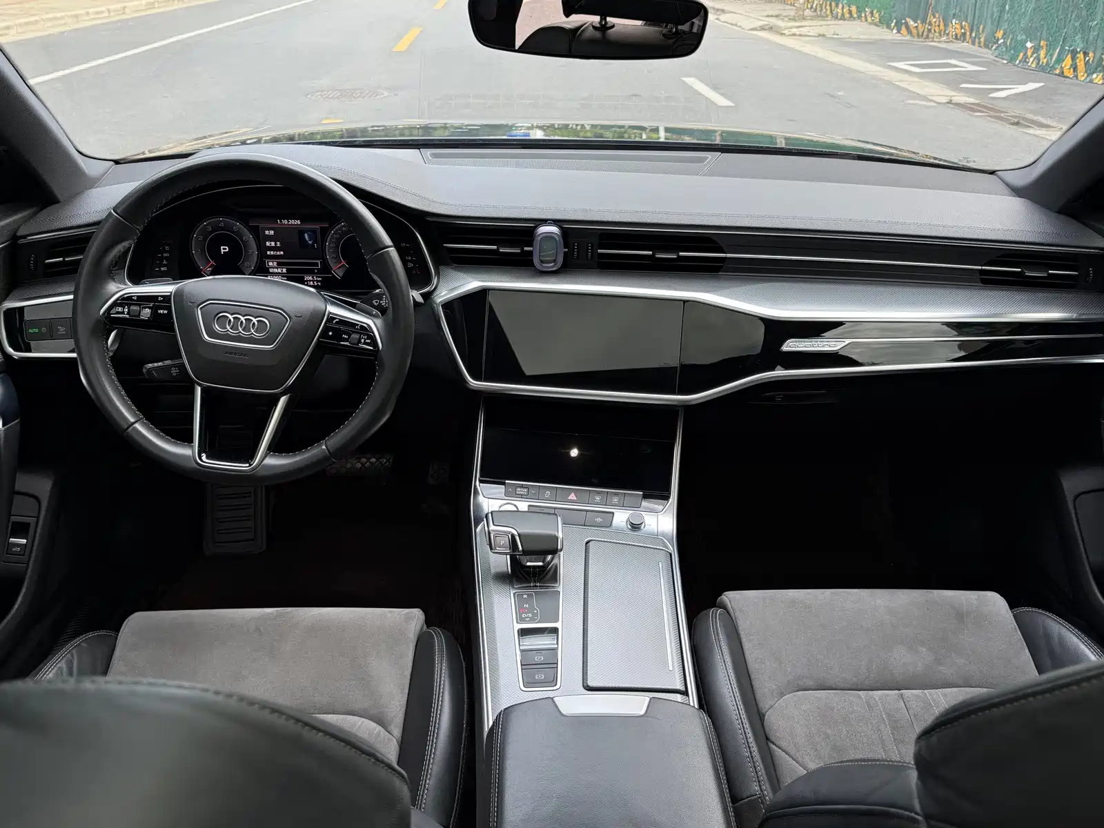 Фото 8 - Audi A6L
