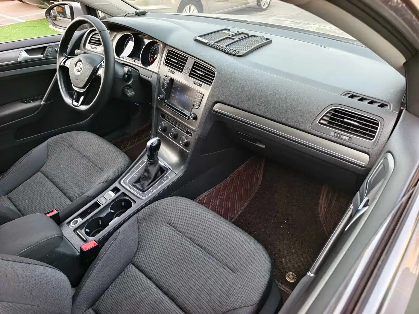 Volkswagen Golf 2015 1.6L Automatic Comfort фото 16