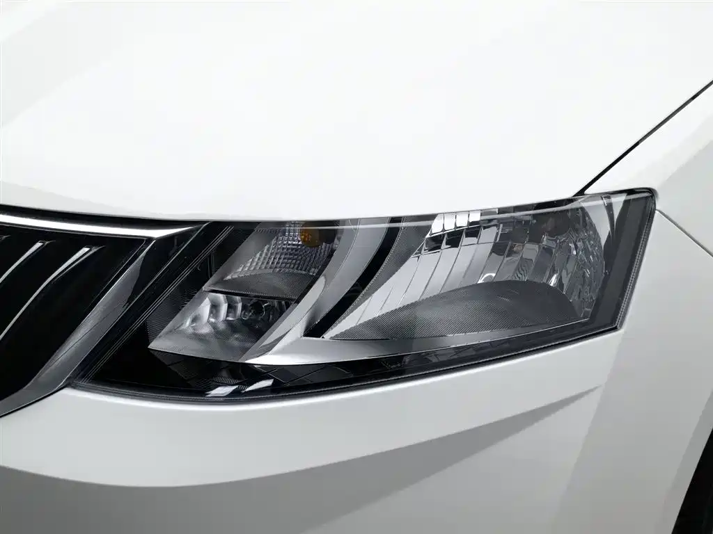 Škoda Rapid 2018 1.6L Manual Comfort Edition фото 7