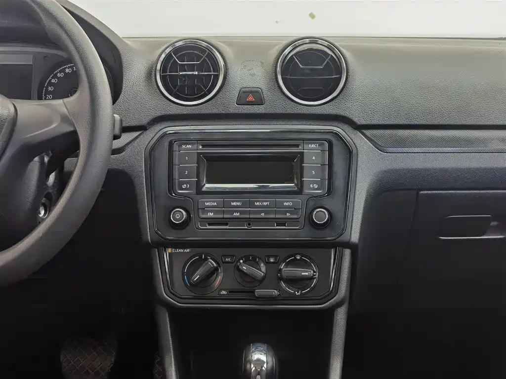 Volkswagen Jetta 2017 1.5L Automatic Fashion фото 12