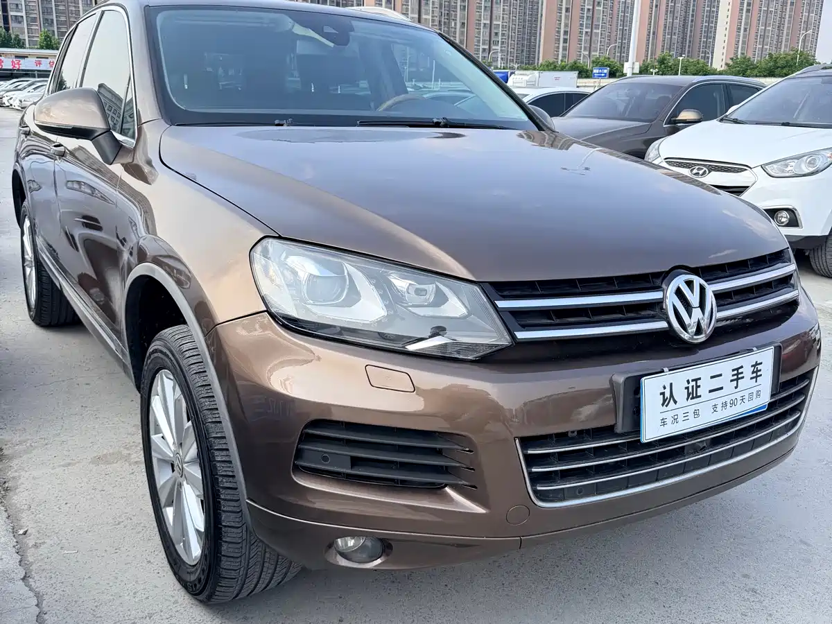 Фото 3 - Volkswagen Touareg