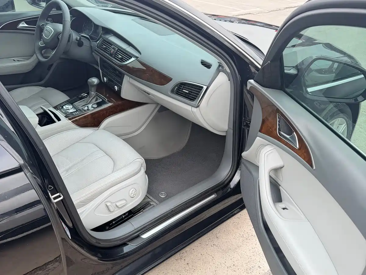 Photo 14 - Audi A6L