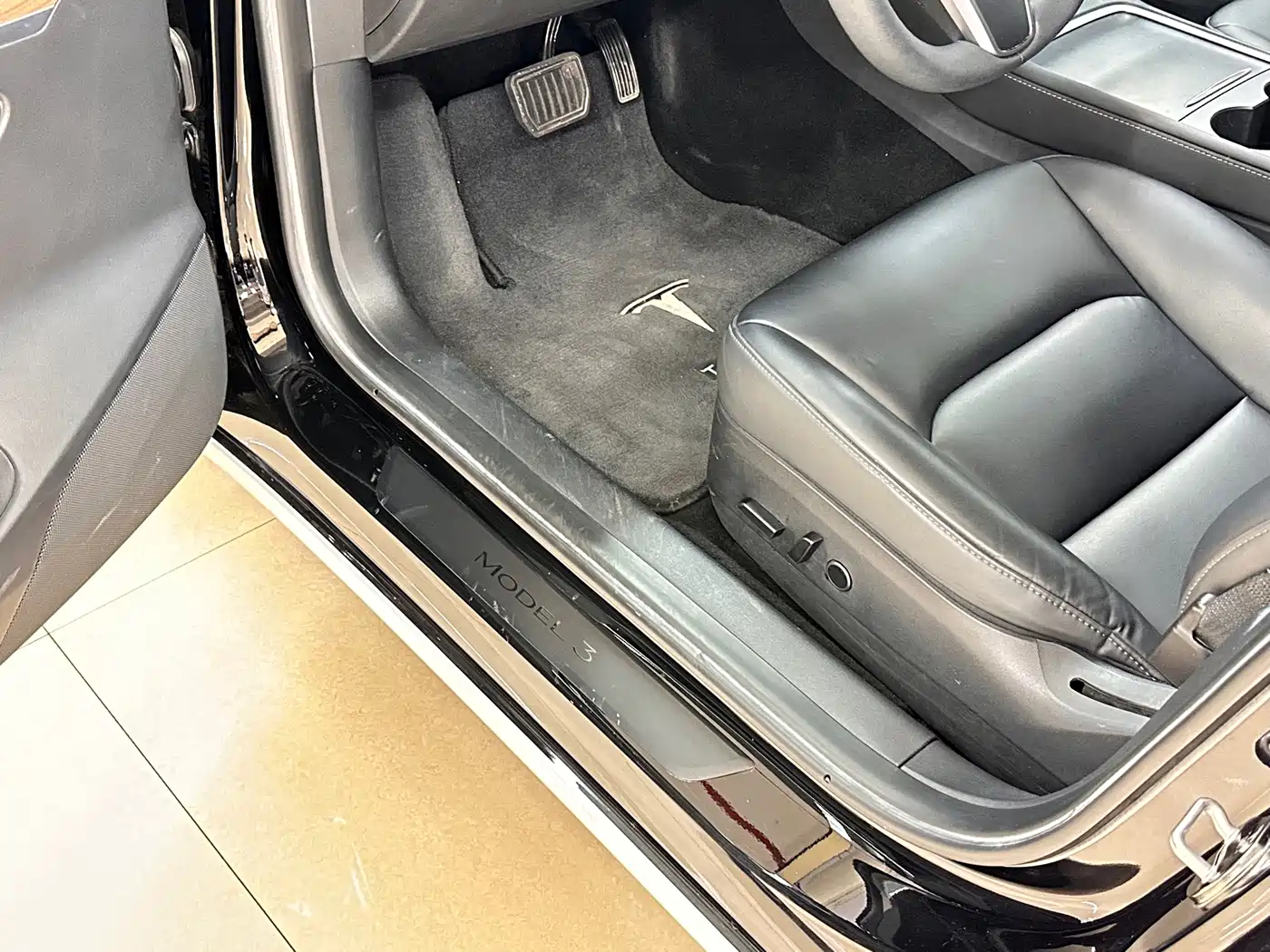 Фото 8 - Tesla Model 3