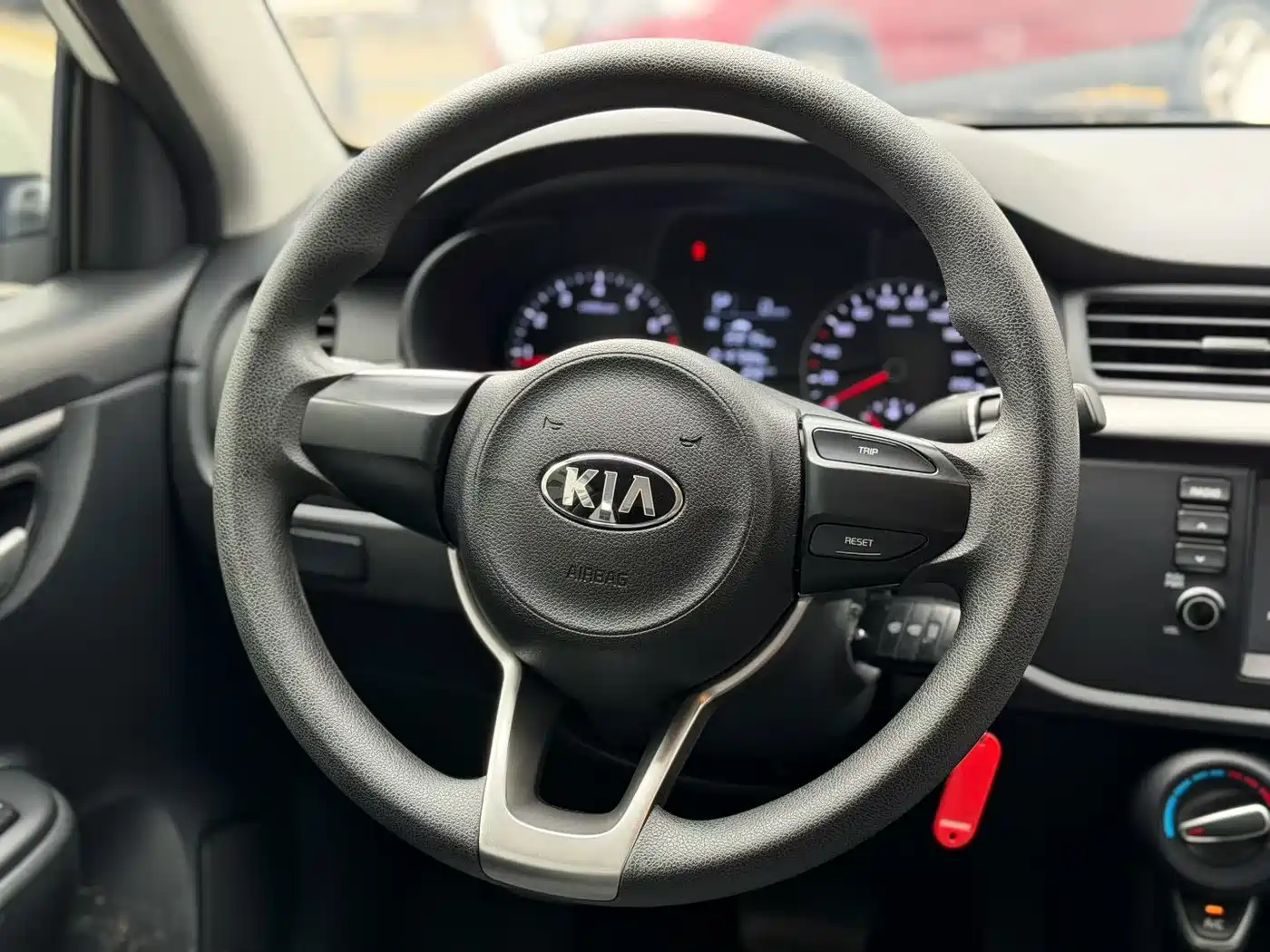 KIA K2
