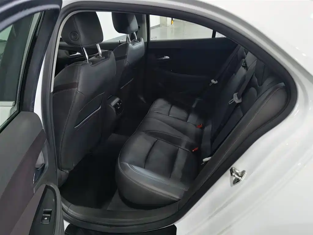 Chevrolet Malibu 2017 1.5T Automatic Luxury Edition фото 15