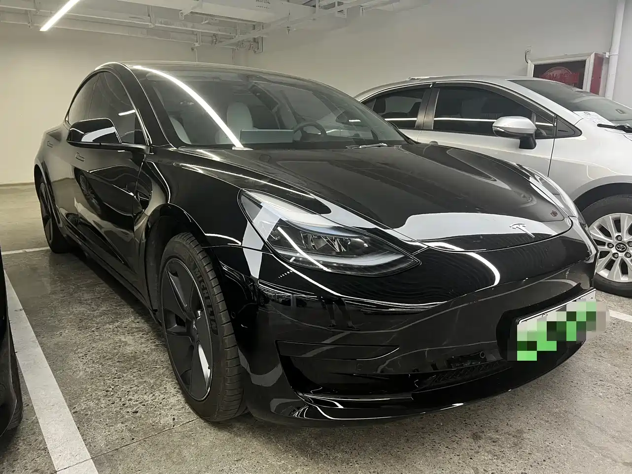 TESLA MODEL 3