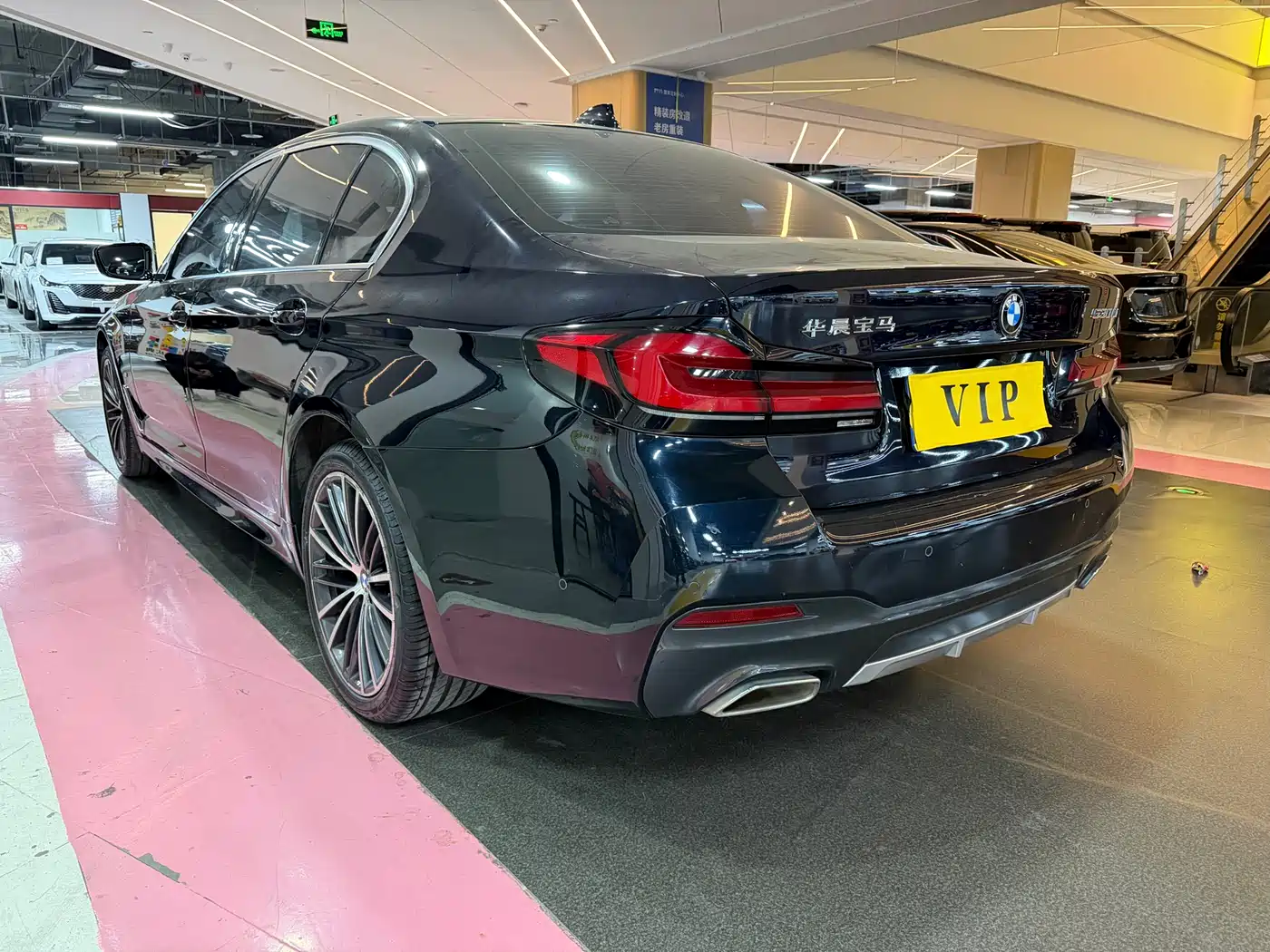 BMW 5 Series 2022 530Li Leading M Sport Package фото 13