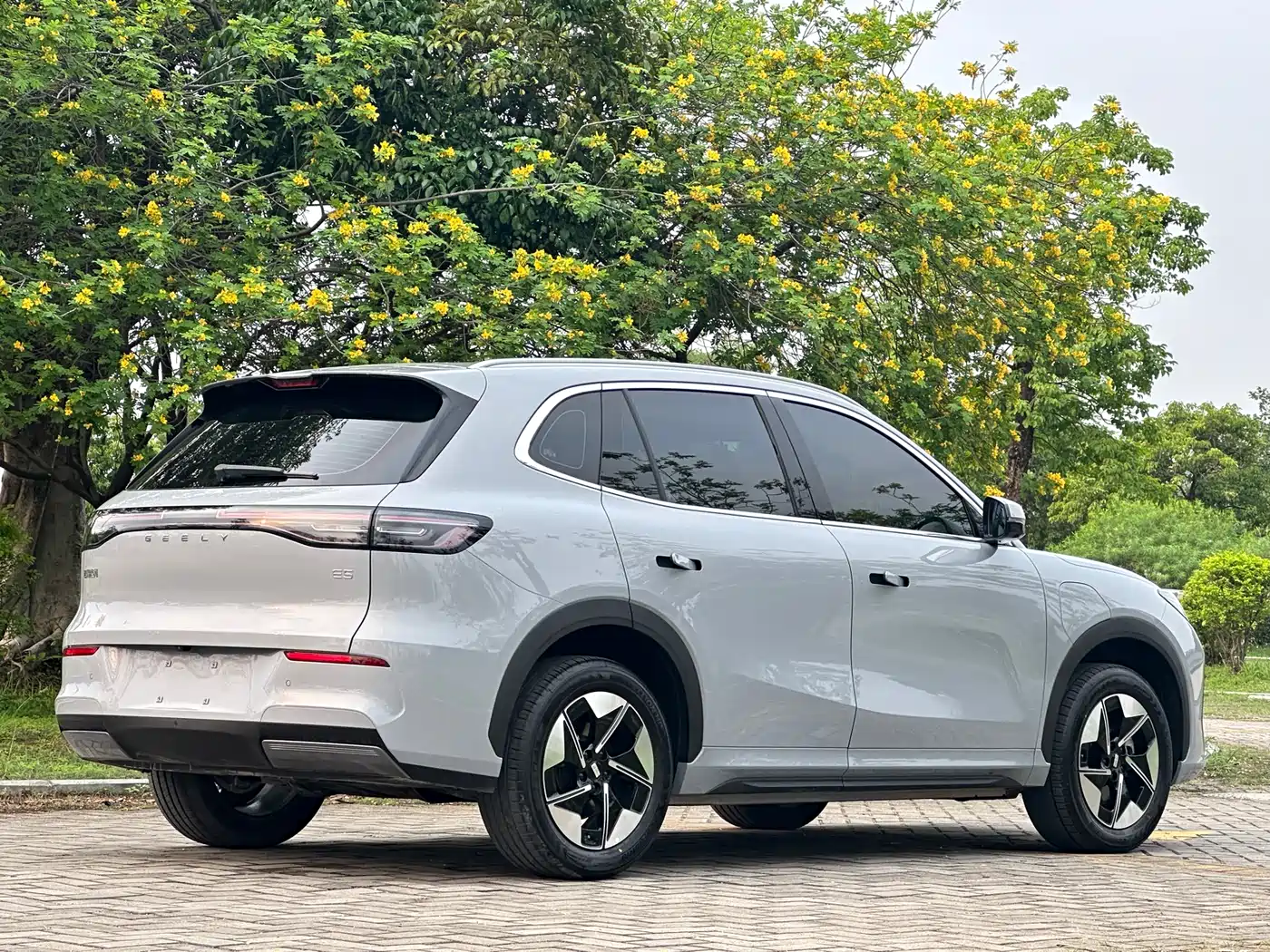 GEELY GALAXY GALAXY E5