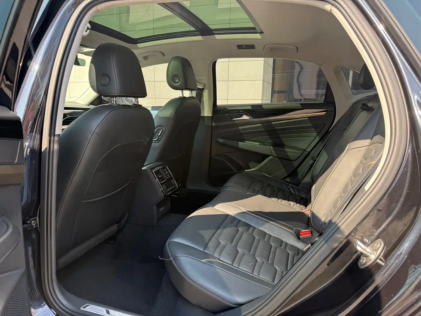 VOLKSWAGEN PASSAT NEW ENERGY