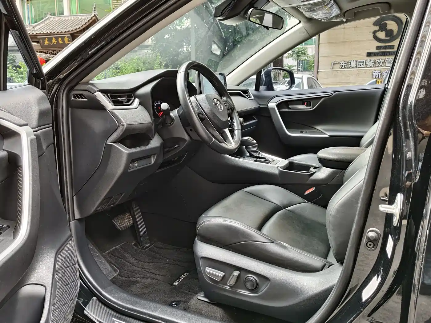 Toyota Wildlander 2023 2.0L CVT FWD Urban фото 8