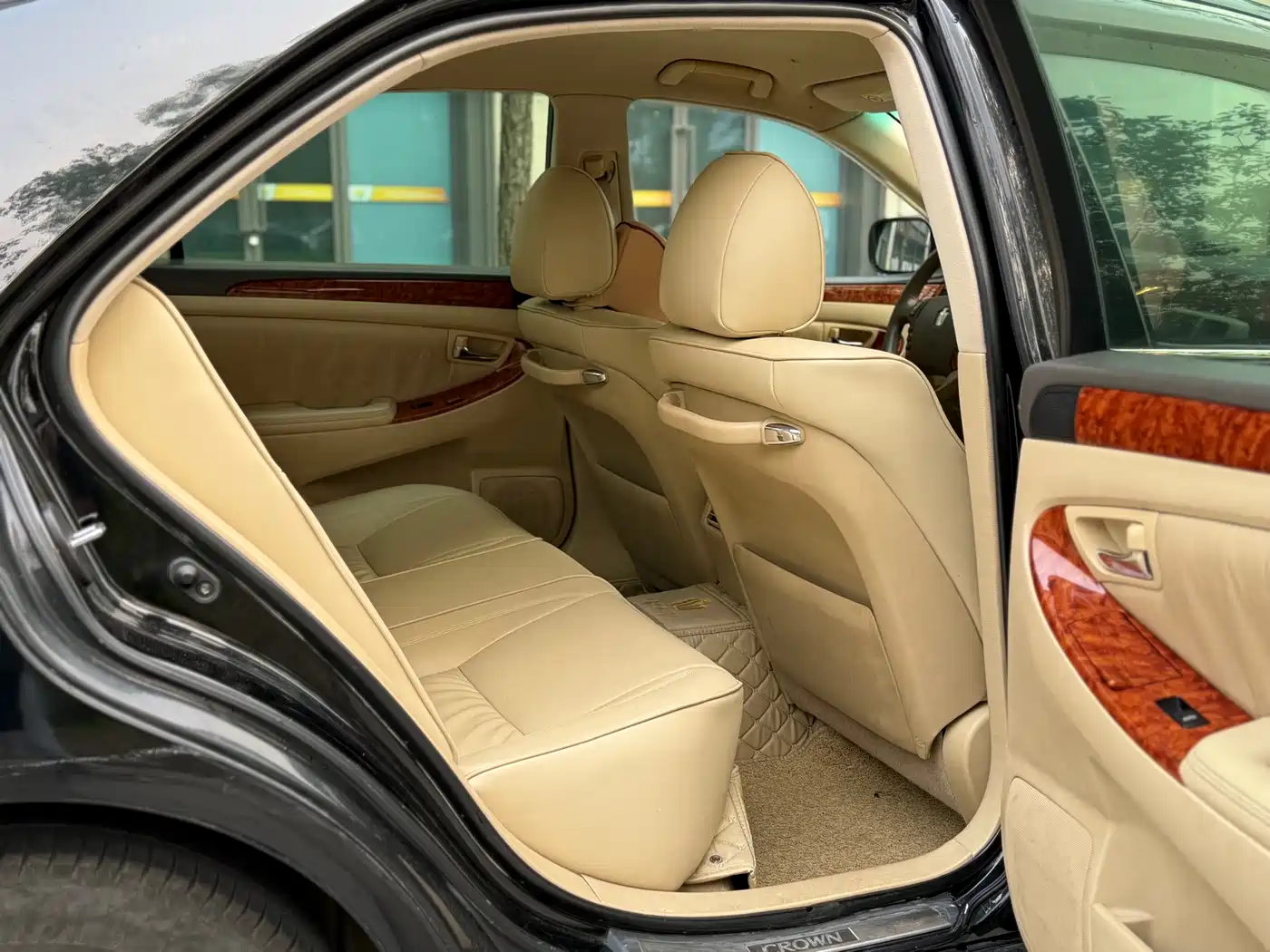 Toyota Crown 2006 2.5L Royal Leather Edition фото 6