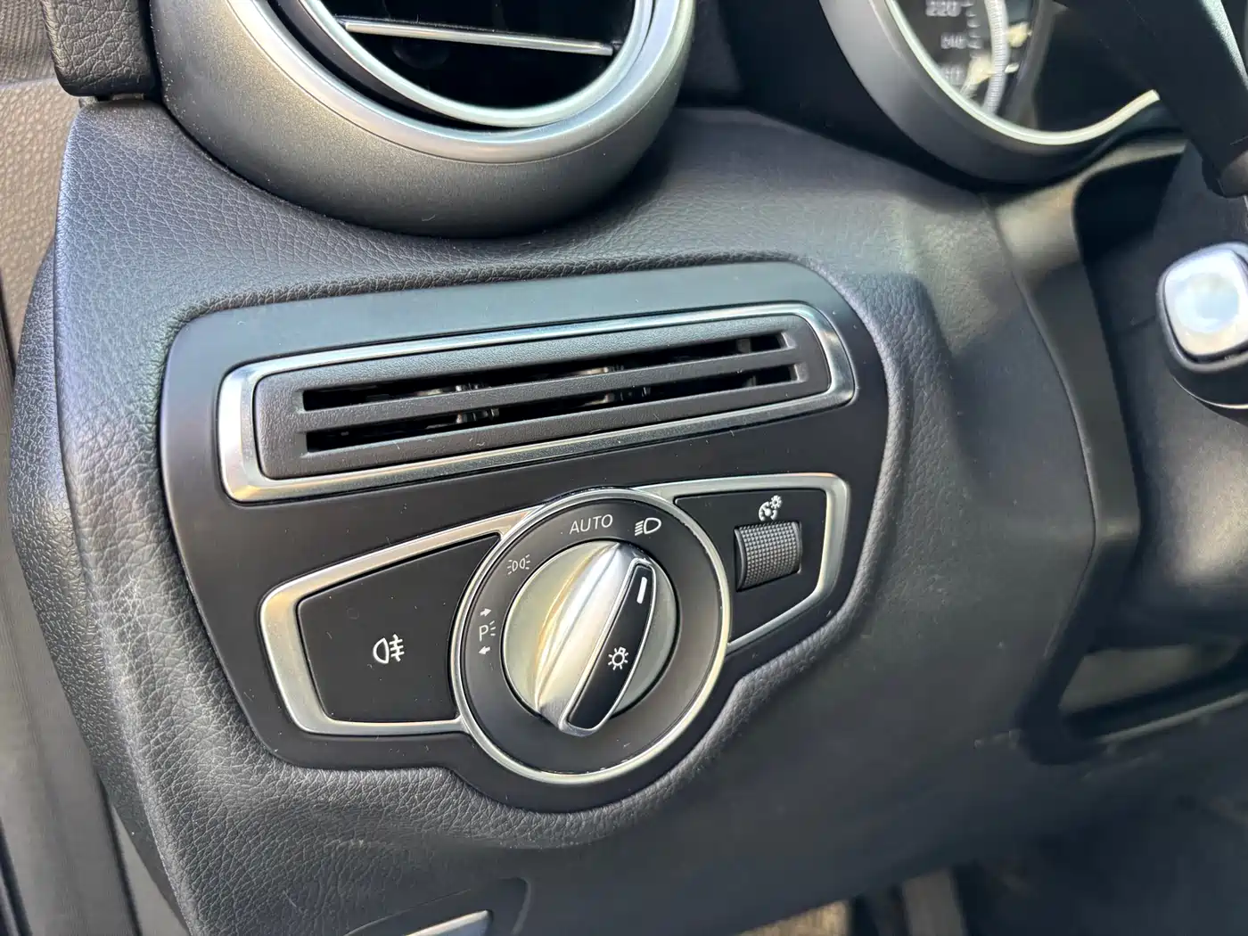 Mercedes-Benz GLC 2019 GLC 260 4MATIC Dynamic фото 15