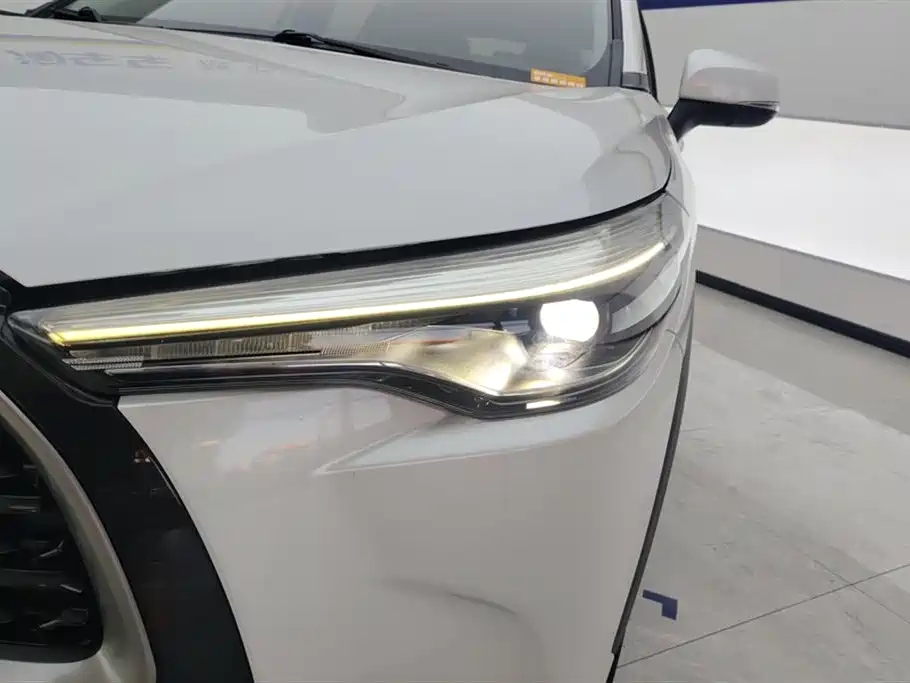 Toyota Corolla Cross 2022 2.0L Premium Edition фото 5