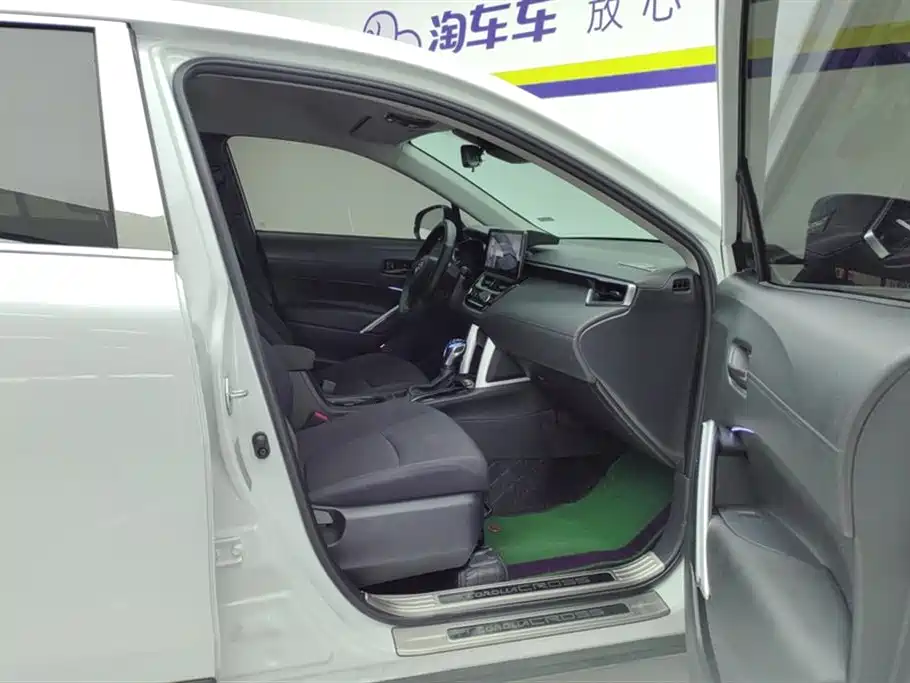 Toyota Corolla Cross 2023 Hybrid 2.0L Pioneer Edition фото 8