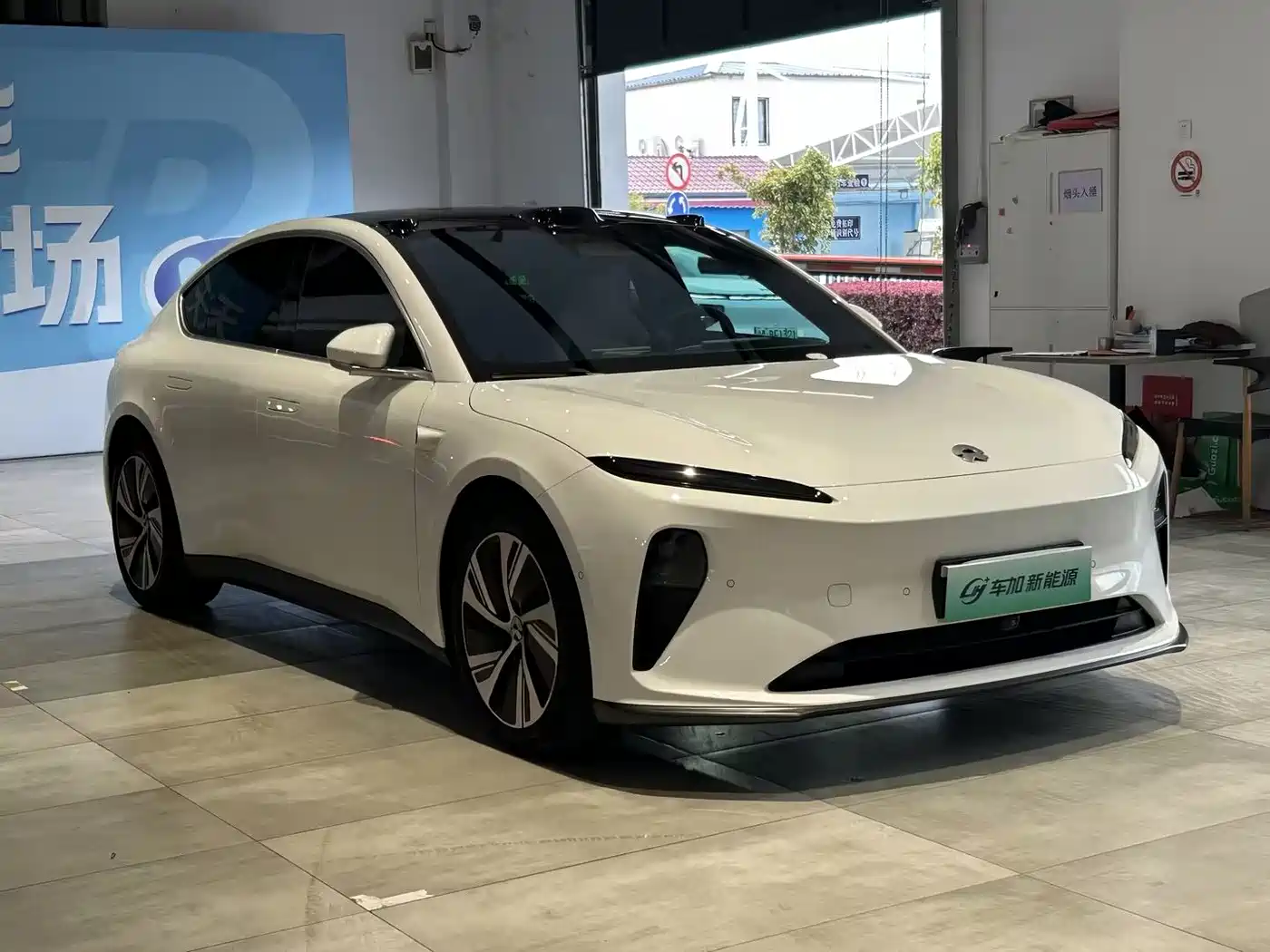 NIO NIO ET5