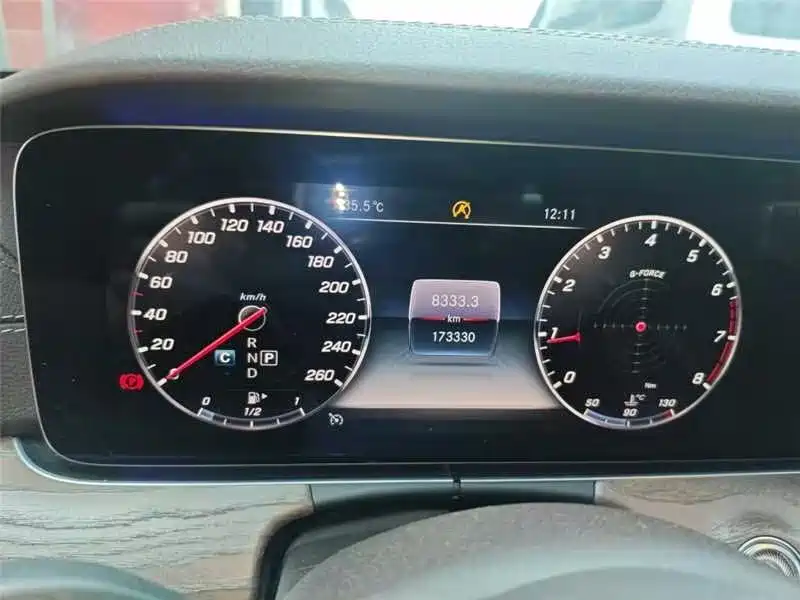 Photo 4 - Mercedes-Benz E-Class