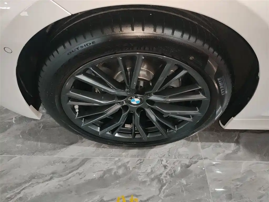 BMW 3 Series 2024 325Li M Sport Shadowline Package фото 23