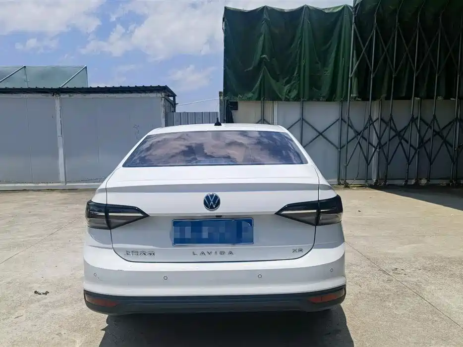 Volkswagen Lavida 2023 Xinrui 1.5L Auto Xinyi Edition фото 6