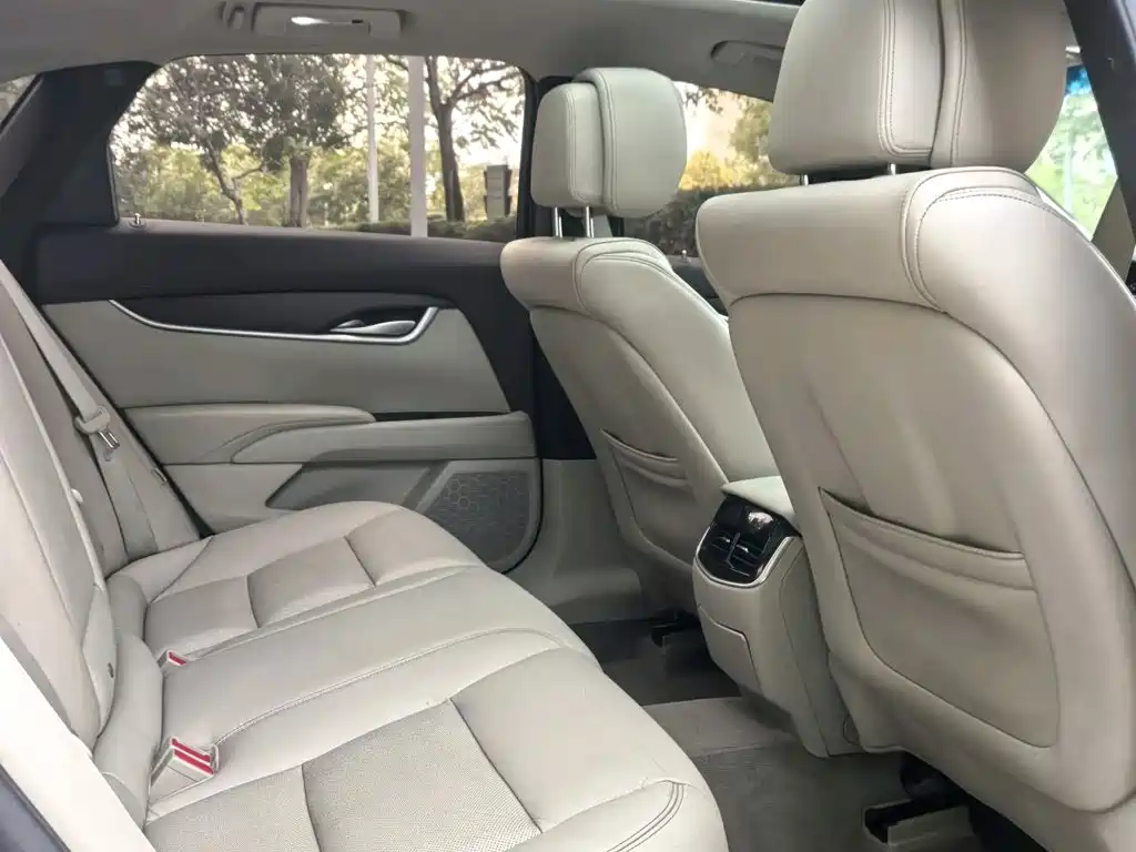 صورة 3 - Cadillac XTS