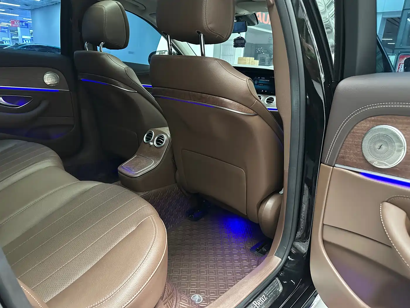 Mercedes-Benz E-Class 2023 E 260 L фото 18