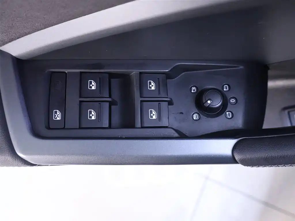Audi Q3 2024 35 TFSI Fashion Sport фото 17