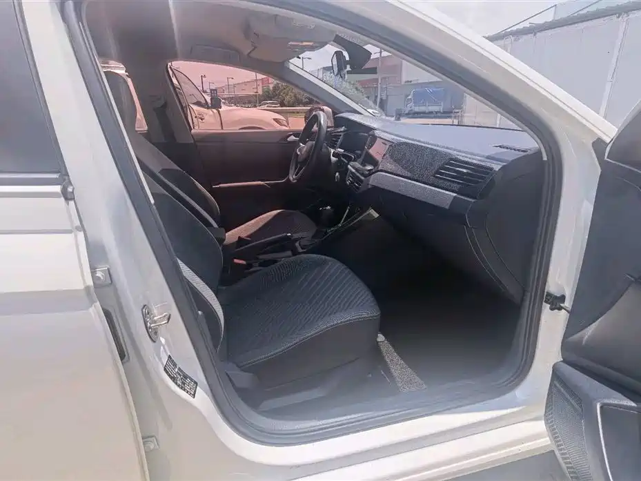 Volkswagen Lavida 2023 Xinrui 1.5L Auto Xinyi Edition фото 12