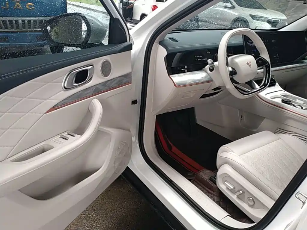 Nezha Auto Nezha L 2024 2024 Extended Range 310 Flash Charge Red Edition