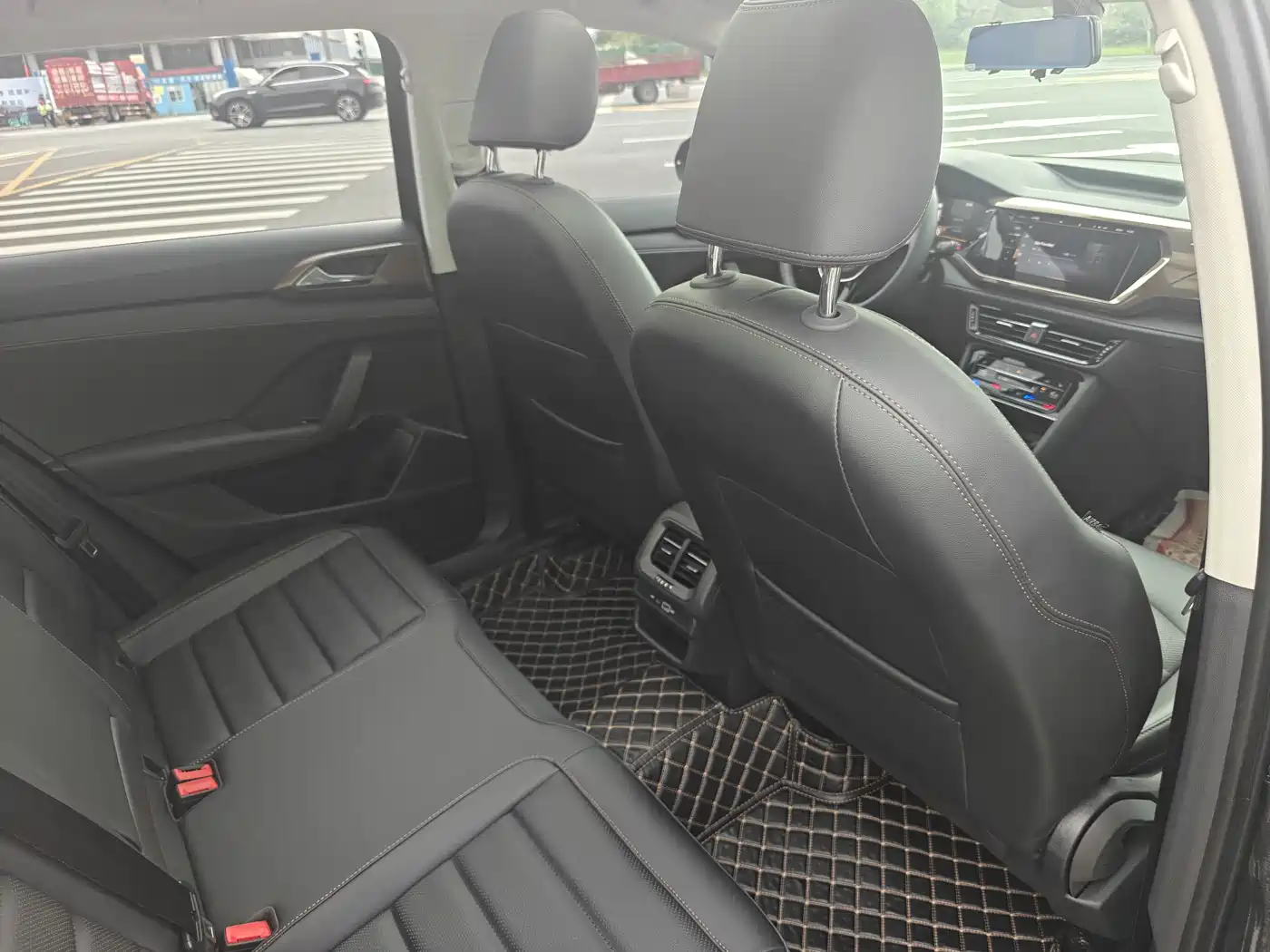 Volkswagen Tharu, миниатюра 18