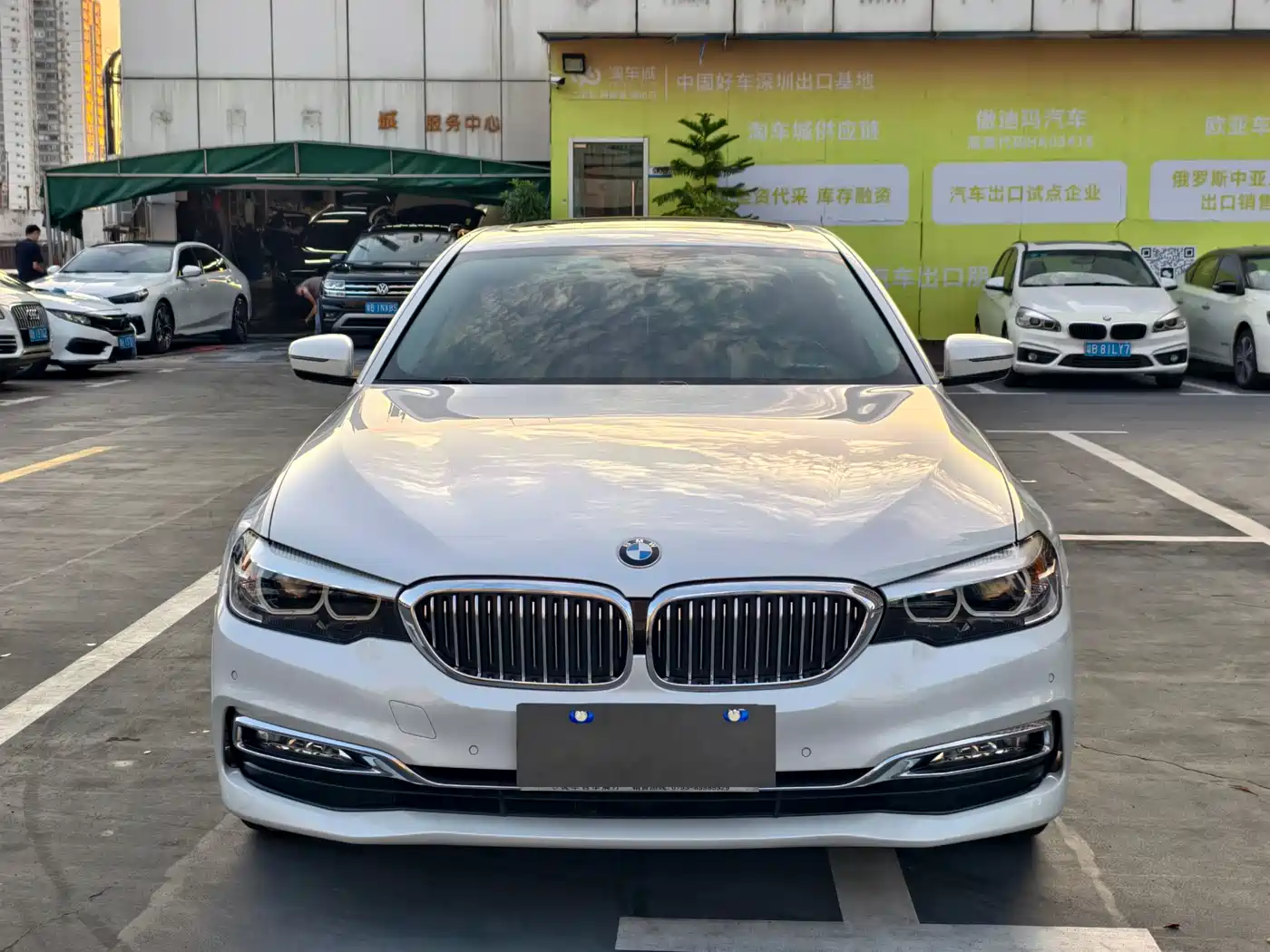 BMW 5 Series 2018 525Li Luxury Package фото 2
