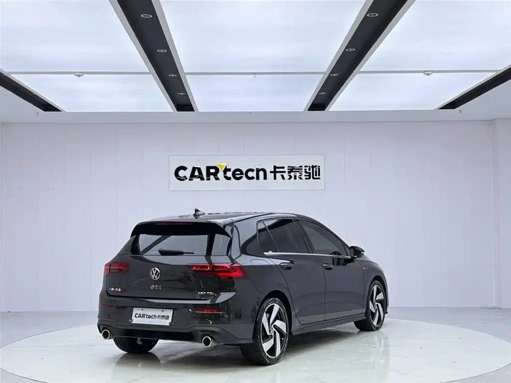VOLKSWAGEN GOLF GTI