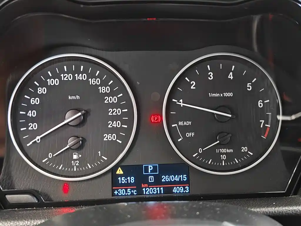 BMW 2 Series Touring 2016 218i Sport Design Package фото 12