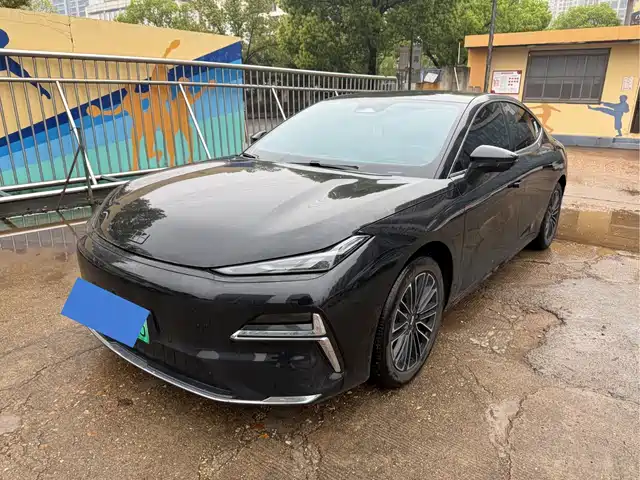 geely-galaxy galaxy-sparkle-8