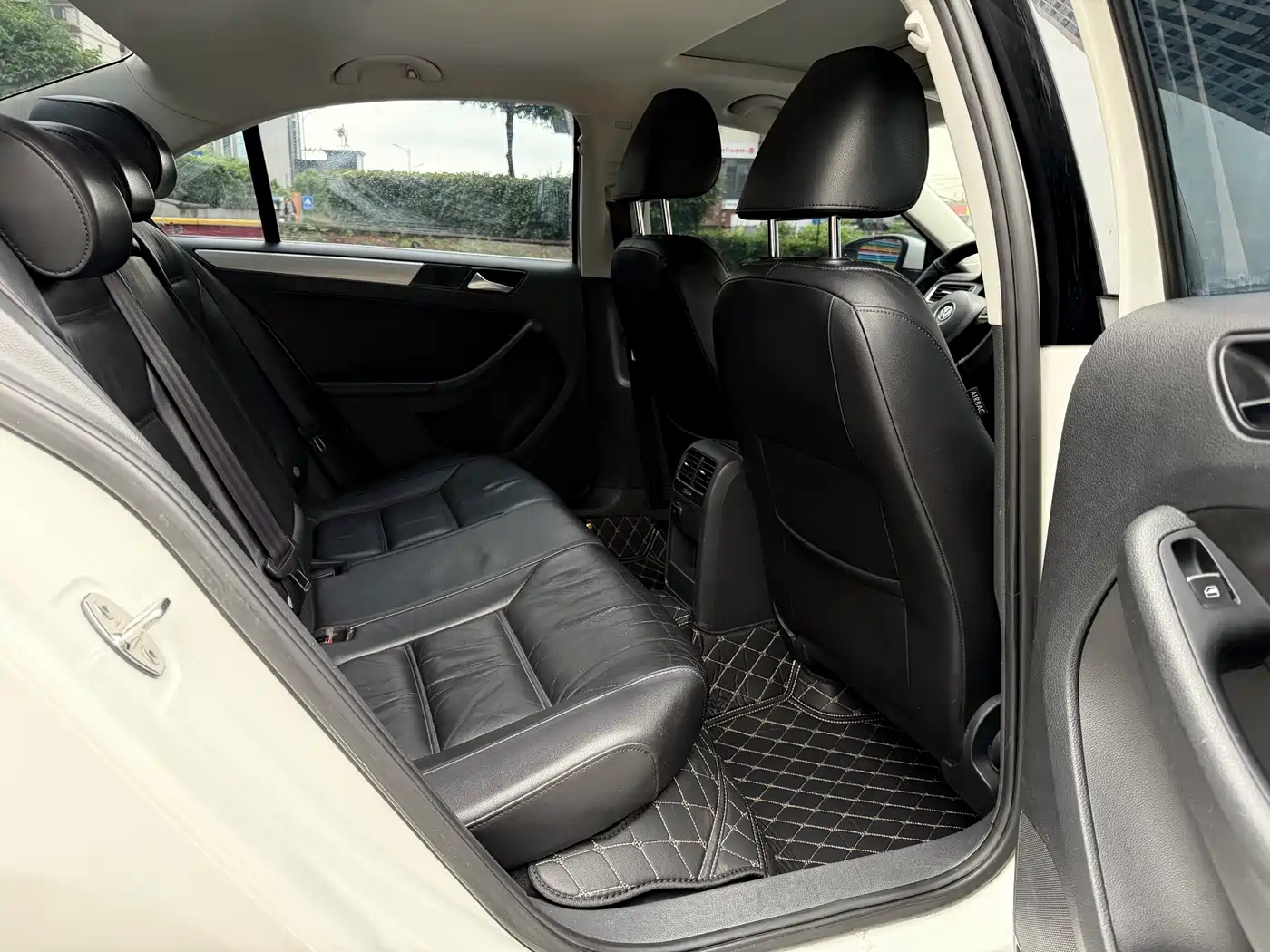 Volkswagen Sagitar 2013 1.4TSI BlueMotion фото 11