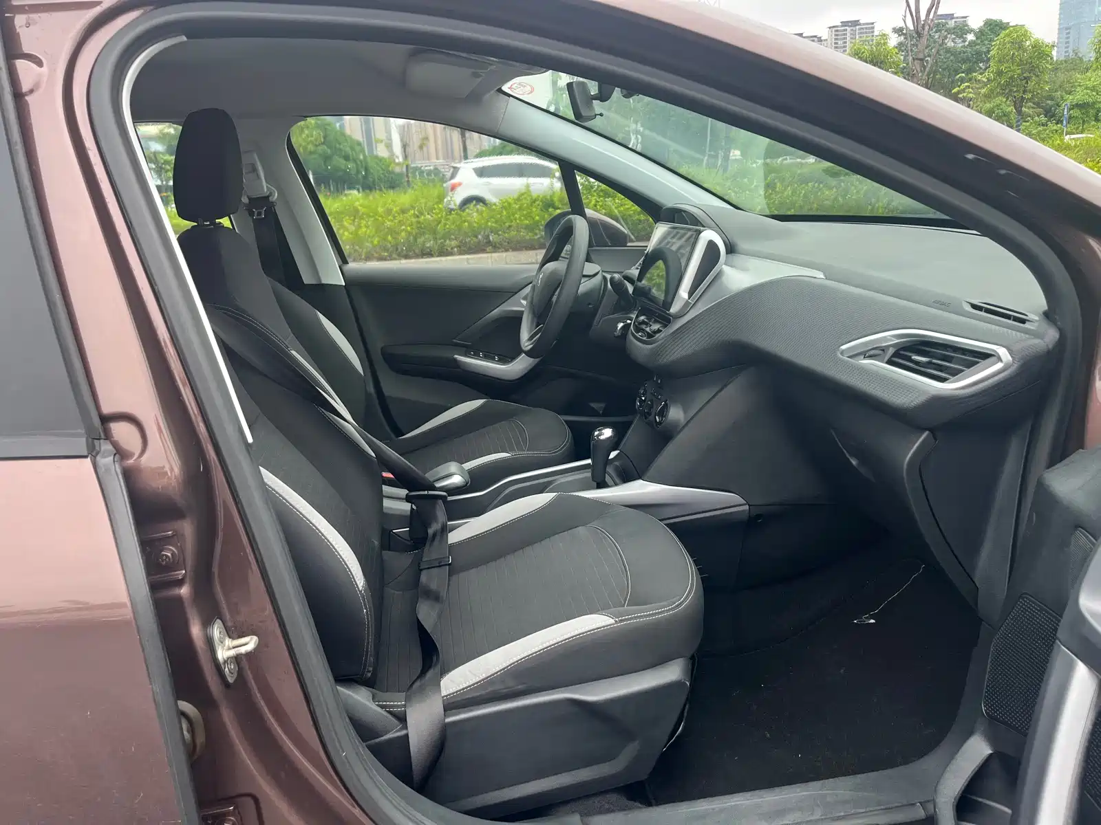 Фото 12 - Peugeot 2008