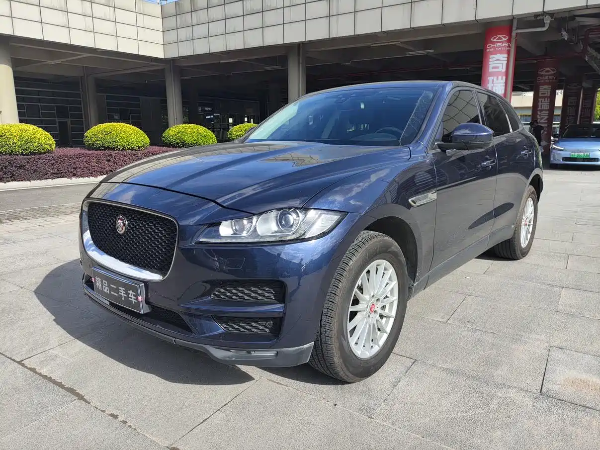 Фото 1 - Jaguar F-PACE
