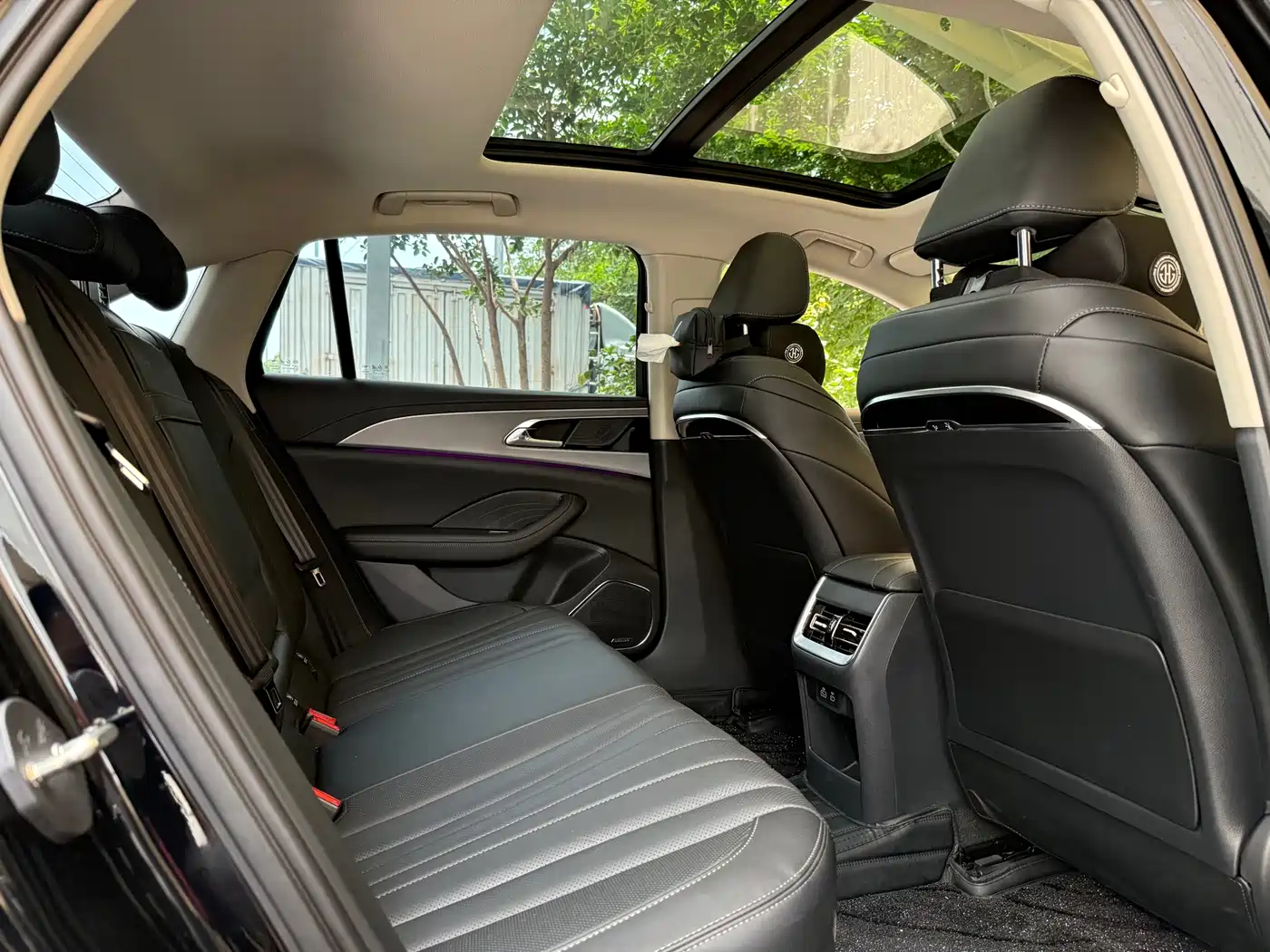 Hongqi H5 2024 2.0T Automatic Smart Connect Flag Smooth Edition фото 11