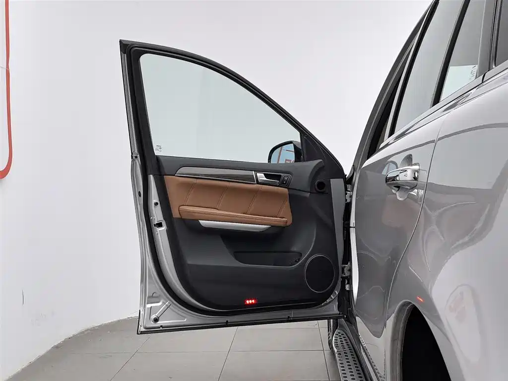 Haval H8 2015 2.0T 2WD Standard фото 8
