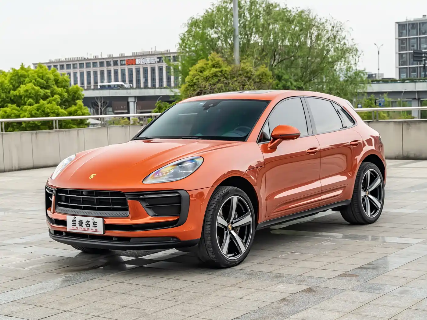 PORSCHE MACAN