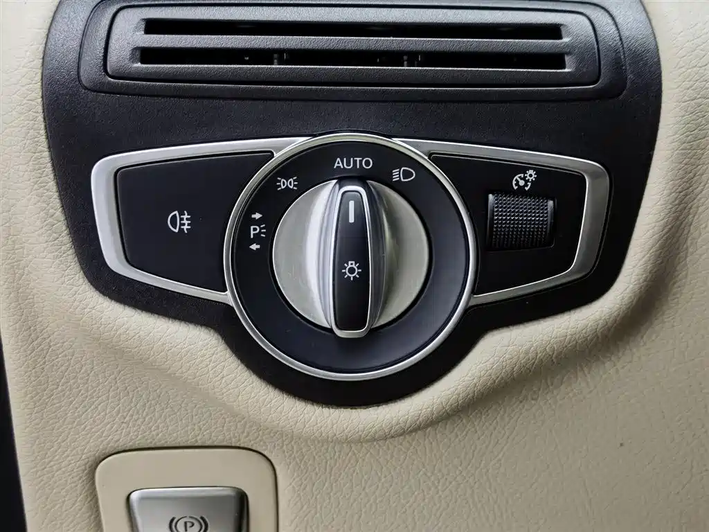 Mercedes-Benz V-Class 2021 V 260 Pilot Edition фото 21